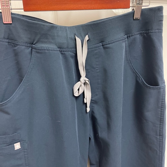 Figs Pants & Jumpsuits Figs Kade Cargo Scrubs Poshmark